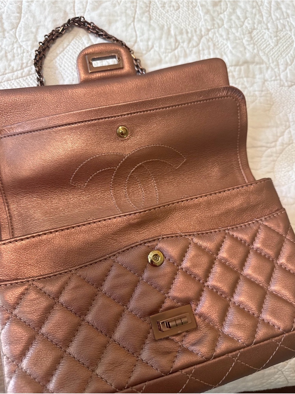 CHANEL Quilted Metallic Copper-Pink Shoulder Bag - Picture 4 of 4